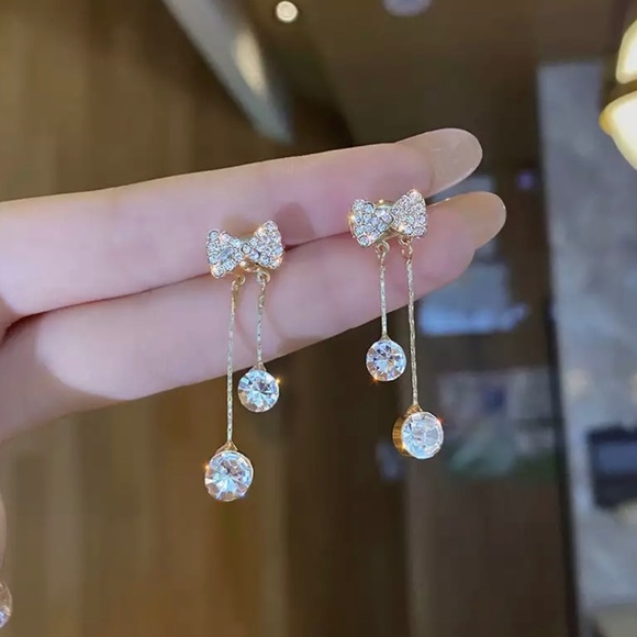 Crystal Dangle Earrings By Korea Designer - Picture 1 of 4